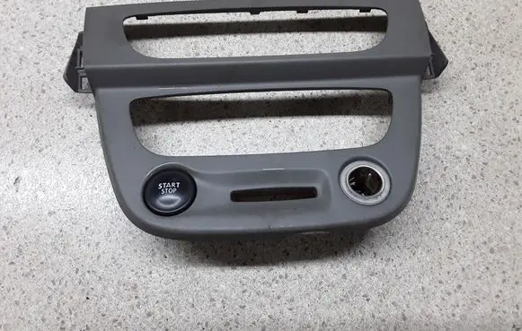 Renault Megane III Radio/GPS head unit trim 682600003R 682600021R