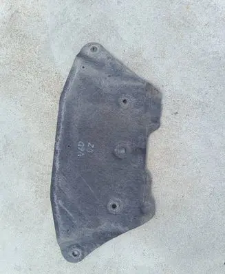 Volvo V60 Engine splash shield/under tray 81280820