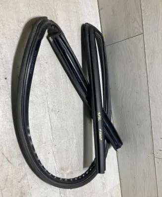 Volkswagen Beetle A5 Rubber seal tailgate window/glass 
