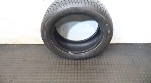 Volkswagen PASSAT B5 R17 summer tire 