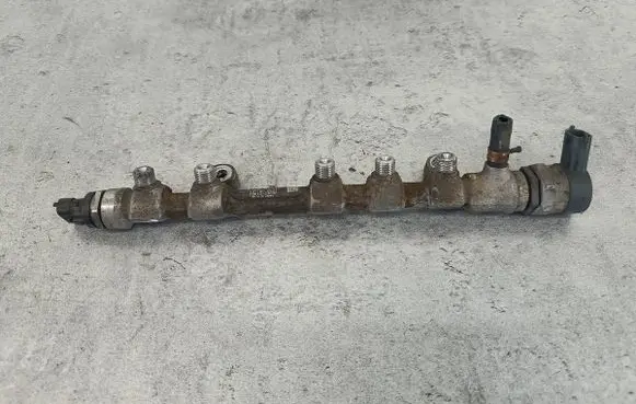 Toyota Yaris Fuel main line pipe 2381033030BOSCH
