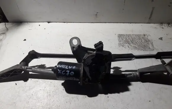Volvo XC70 Front wiper linkage and motor 182395
