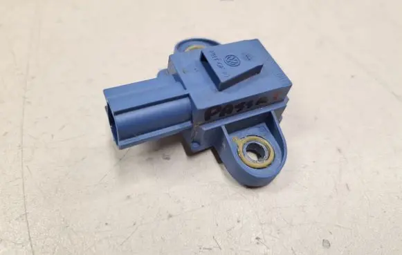Volkswagen PASSAT B6 Airbag deployment crash/impact sensor 1K0955557A
