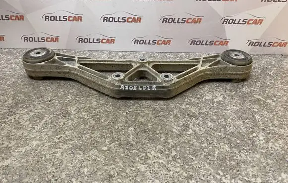 Audi A8 S8 D3 4E Rear differential/diff mount bracket 4E0599285