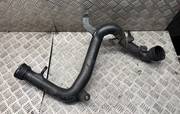 Volkswagen PASSAT B6 Intercooler hose/pipe 1K0145770B