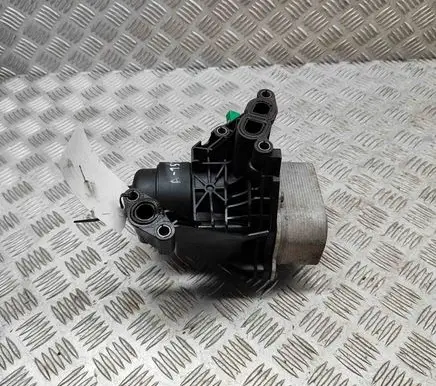 Volkswagen PASSAT B8 Oil filter cover 03N115389