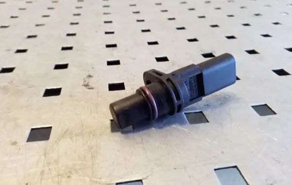 Skoda Octavia Mk3 (5E) Camshaft position sensor 04L907601