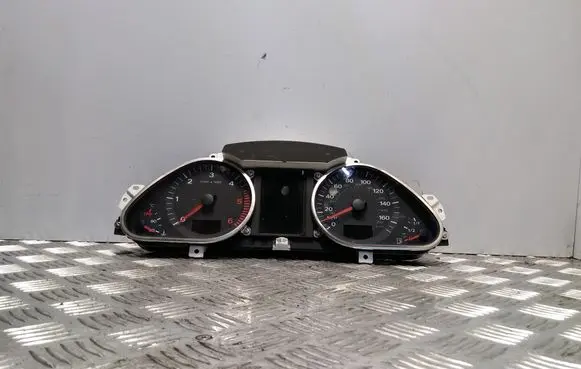 Audi A6 S6 C6 4F Speedometer (instrument cluster) 4F0920950L