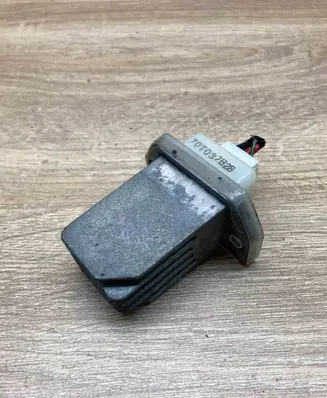 Nissan X-Trail T30 Heater blower motor/fan resistor 70T037B28 WITHPLUG