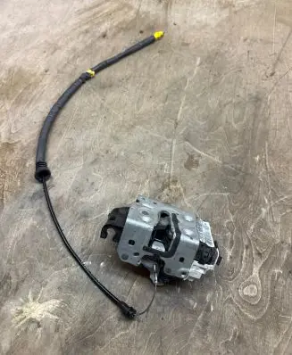 Dodge Durango III Front door lock P04589921AF TFKD1244