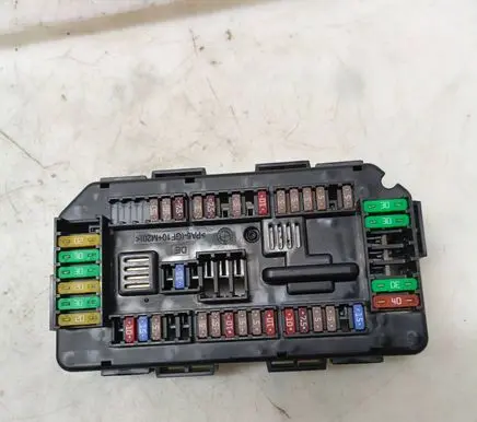 BMW M2 F87 Fuse module 9389068 10549000001 1006919