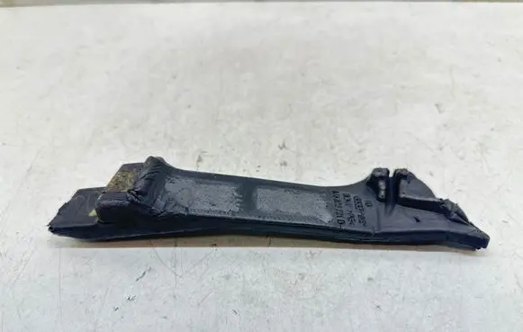 Audi TT TTS Mk2 Fender foam support/seal 8J0823721D