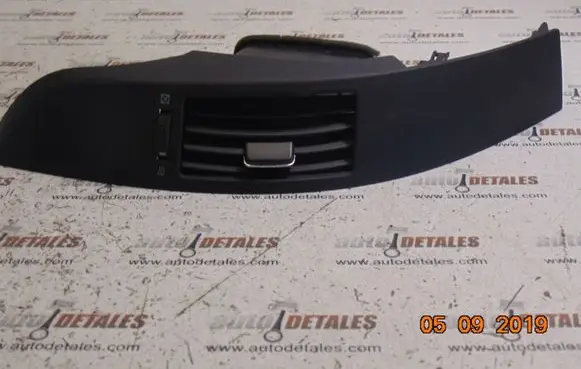 Toyota Corolla Verso AR10 Dash center air vent grill 5568064020
