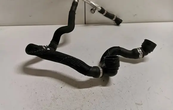 BMW X1 F48 F49 Engine coolant pipe/hose 8632767