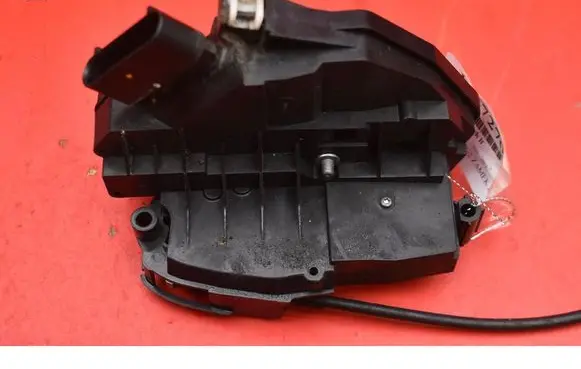 Volvo V60 Rear door lock 31301943