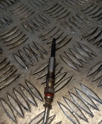 Land Rover Range Rover L322 Glow plug DG145