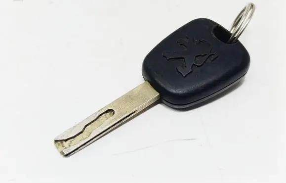 Peugeot 307 Ignition key/card 
