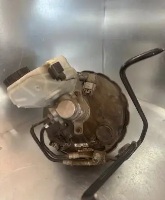 Volvo V70 Brake booster P31400790