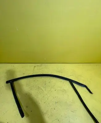 Ford Mondeo MK IV Rubber seal loading door RZ1R12P5