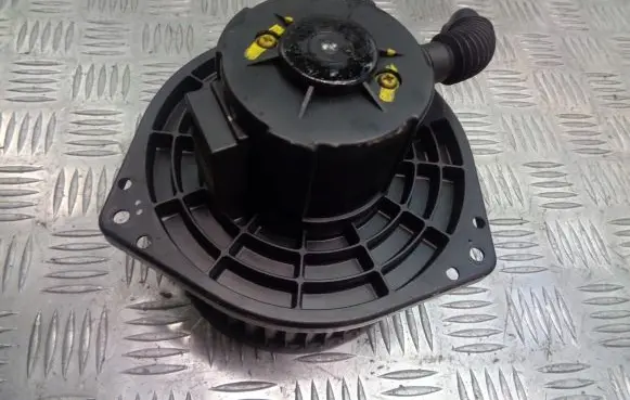 Chevrolet Aveo Front door blower motor 4051-026