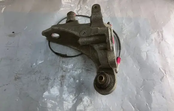 BMW 5 E39 Rear wheel hub spindle/knuckle 