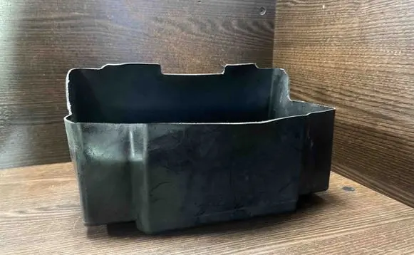 Volkswagen Transporter - Caravelle T5 Battery tray 7H0915430