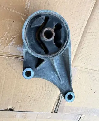 Opel Meriva B Engine mount bracket 24459803 511671286