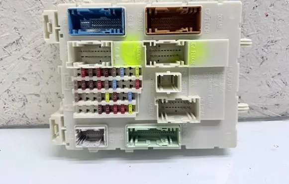 Volvo V40 Fuse module 31394964