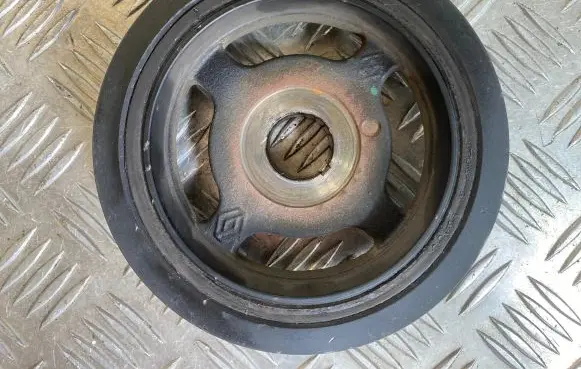 Nissan Qashqai Crankshaft gear 123033448R