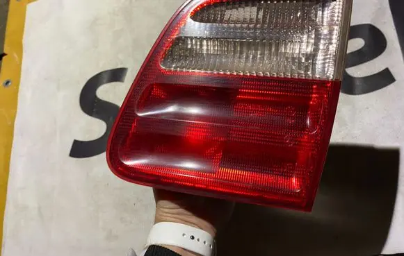 Mercedes-Benz E W210 Tailgate rear/tail lights a2108206064 2108206064