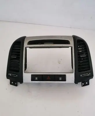 Hyundai Santa Fe Radio/GPS head unit trim 945102B000