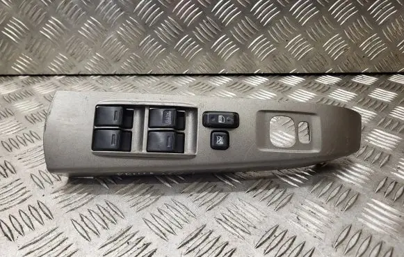 Toyota Prius (NHW20) Electric window control switch
