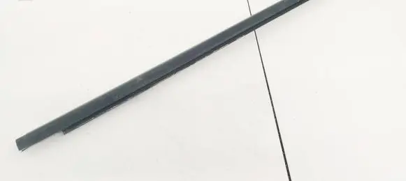 Nissan Note (E11) Front door glass trim molding 
