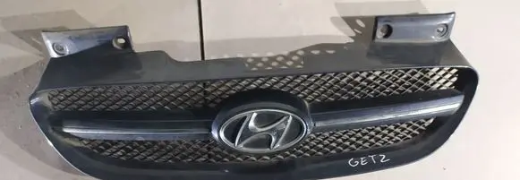 Front bumper upper radiator grill
