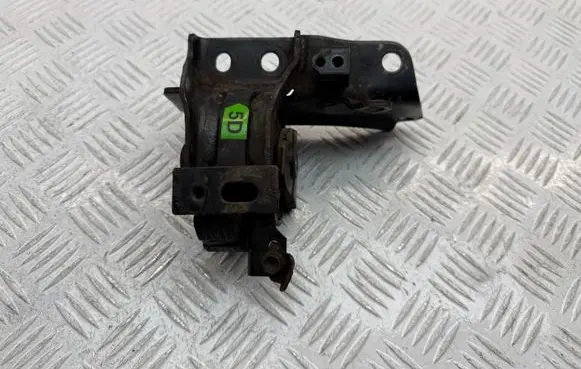 Engine mount bracket