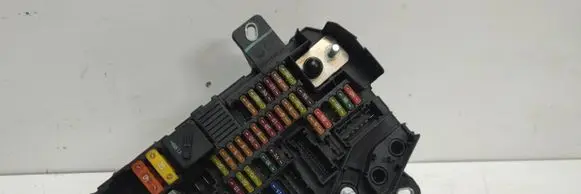 BMW 5 E60 E61 Fuse module 6906558 120103