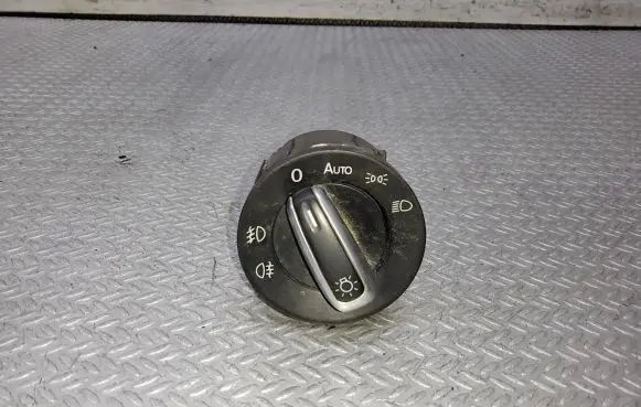 Volkswagen PASSAT B6 Light switch