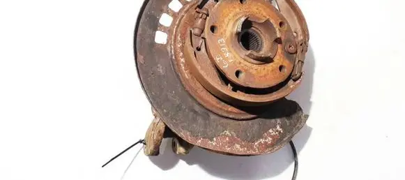Rear wheel hub