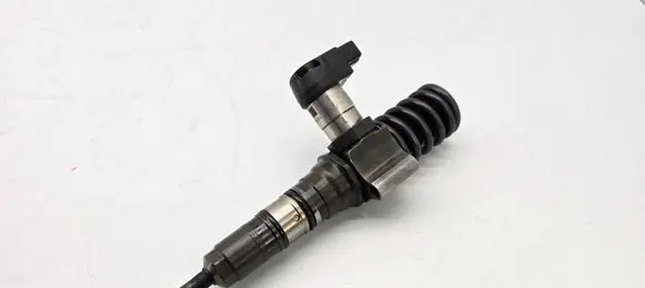 Audi A4 S4 B7 8E 8H Fuel injector 000130073TX