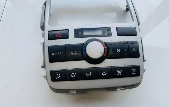 Toyota Avensis Verso Climate control unit 5590044270 55900-44270