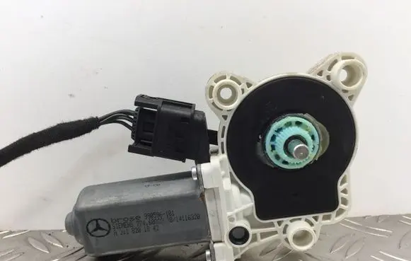 Mercedes-Benz CLC CL203 Front door window regulator motor A2118201842 2118201842 990596101