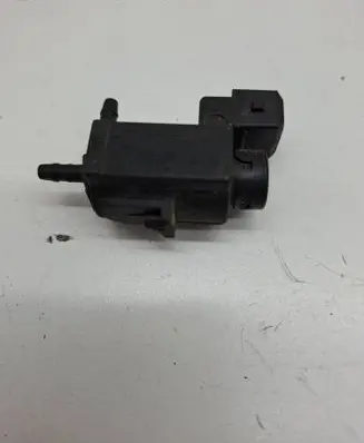 Volvo XC90 Turbo solenoid valve 72224010 05T320 30611668