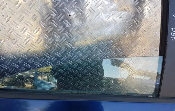 Nissan Primera Rear door window glass