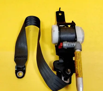 Nissan Maxima Front seatbelt NSB057NRT63