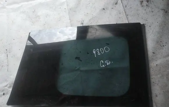 Mazda 5 Rear side window