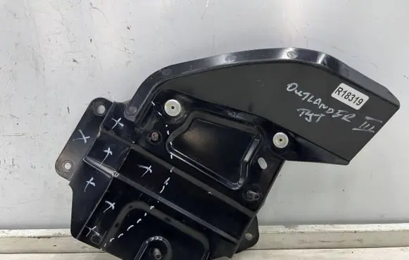 Mitsubishi Outlander Distronic sensor bracket 8639a201
