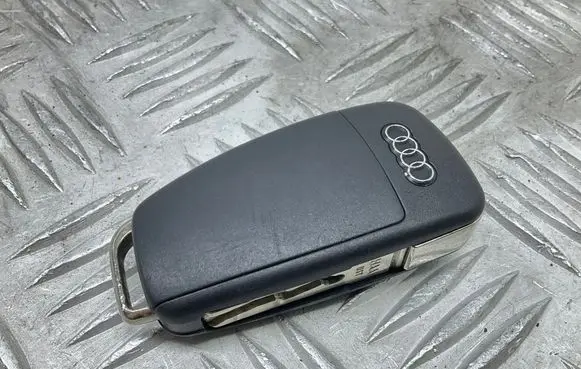 Audi A3 S3 8V Ignition key/card 8V0837220