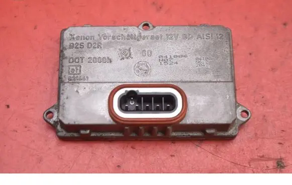 Audi A8 S8 D3 4E Voltage converter/converter module 5DV00829000