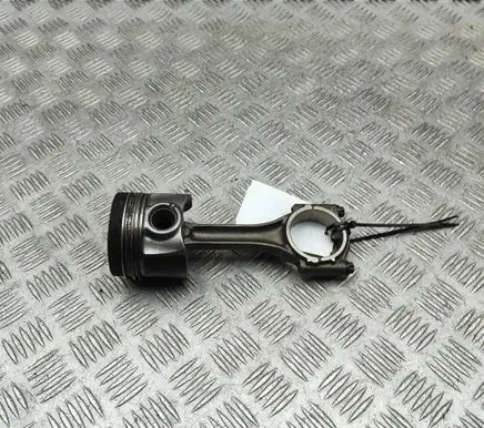 Volkswagen Polo V 6R Piston 04B105401C 04B107065F