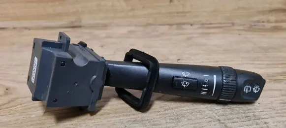Volvo XC70 Wiper control stalk 30768101